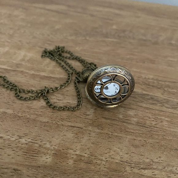 SOLD - Alice in Wonderland watch necklace - Picture 11 of 13